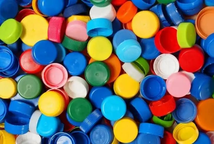 All bottles cap supplier providing plastic caps and closures for water, juice, and oil bottles in different sizes